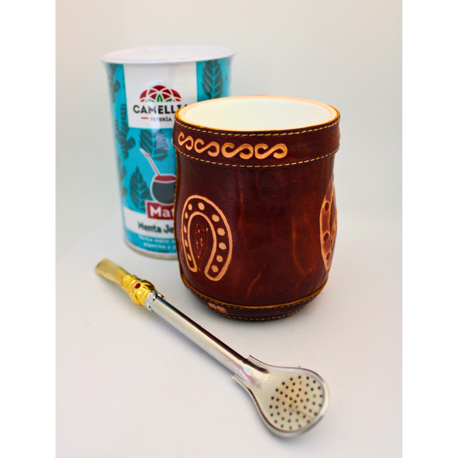 Pack Matero ecocuero Chile Burdeo + Mate Camellia + Bombilla